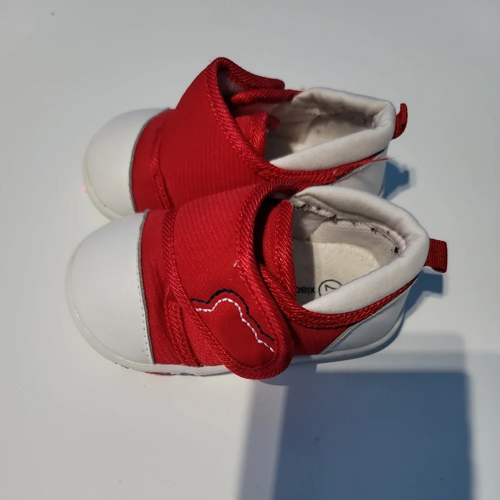 Xiaoliubao Baby Boy Red White Soft Shoes Rubber Soles Size 17 5 US